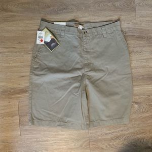 Men’s khaki shorts